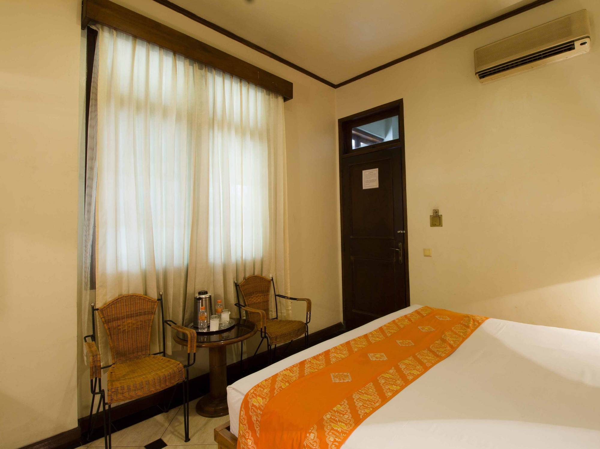 Hotel Reddoorz @ Dago Bandung Exteriér fotografie
